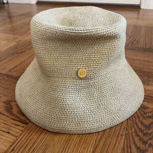 Eric Javits Stunning squishee Cream Straw Beach Bucket Hat